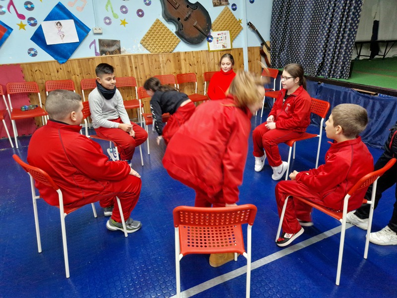 <h1>Azione</h1>
Un altro momento di scambio di postazione
