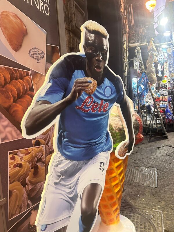 <h1>Quartieri Spagnoli</h1>
....il presente