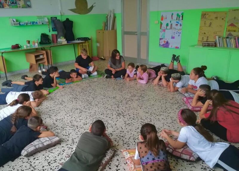 <h1>Parlamentino. Gruppo Aquilotti, 9-11 anni</h1>
Viene svolto una volta a settimana e viene utilizzato, come setting, il laboratorio di lettura e scrittura creativa