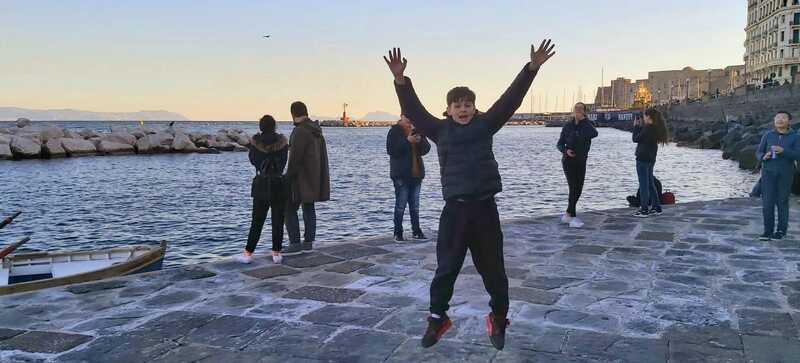 <h1>Lungomare</h1>
La felicit&agrave; scoppia davanti alla bellezza