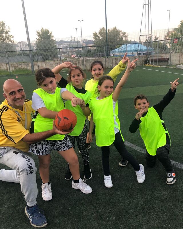 <h1>Non temiamo nessuno</h1>
I bambini si preparano alla partita senza alcuna paura